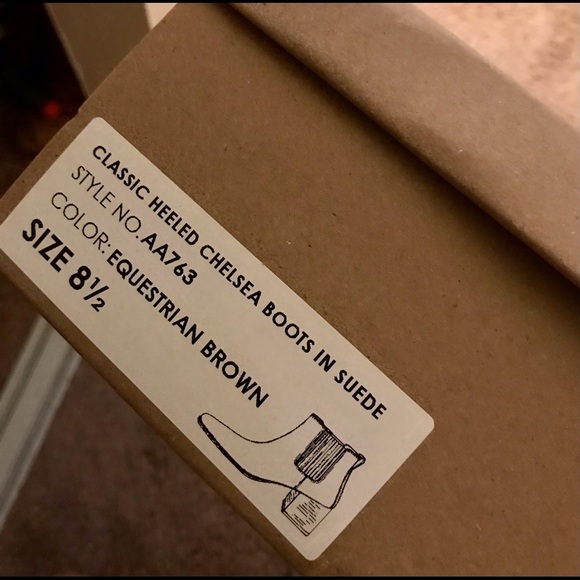 Madewell Suede Chelsea Boot (Fall 2019) - Picture 7 of 8